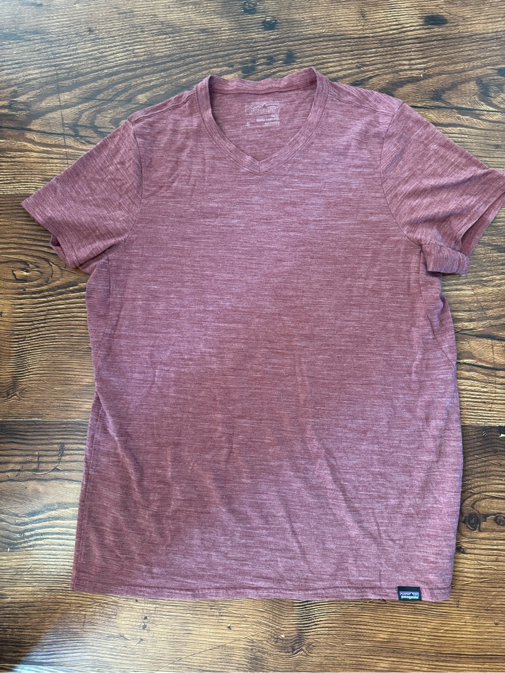 Patagonia Women's Heathered Rose V-Neck Short Sleeve Tee size medium